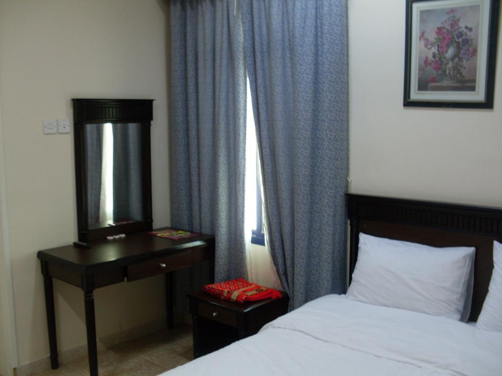 Al Jumhour Hotel Apartments Σουρ Δωμάτιο φωτογραφία